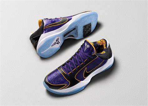 kobe bryant shoes mamba.